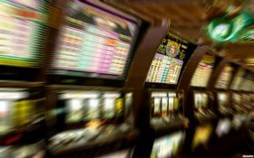Selecting mobile banking, local payment, or bank transfer Payment method selection during promotional deposit